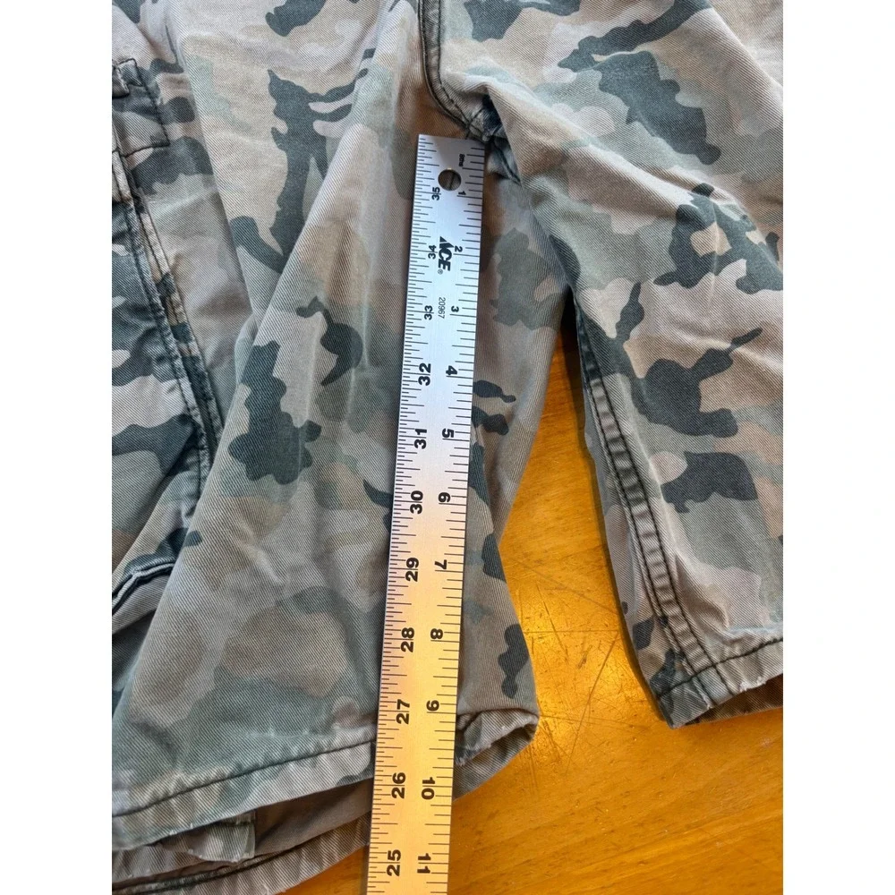 Levi Strauss Mens Camo Cargo Shorts Green Brown Cotton Twill Size 40 Camouflage